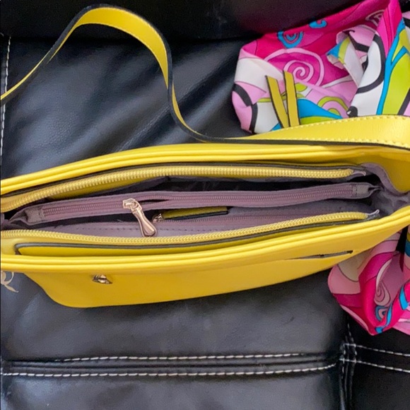 Purse - Picture 2 of 3